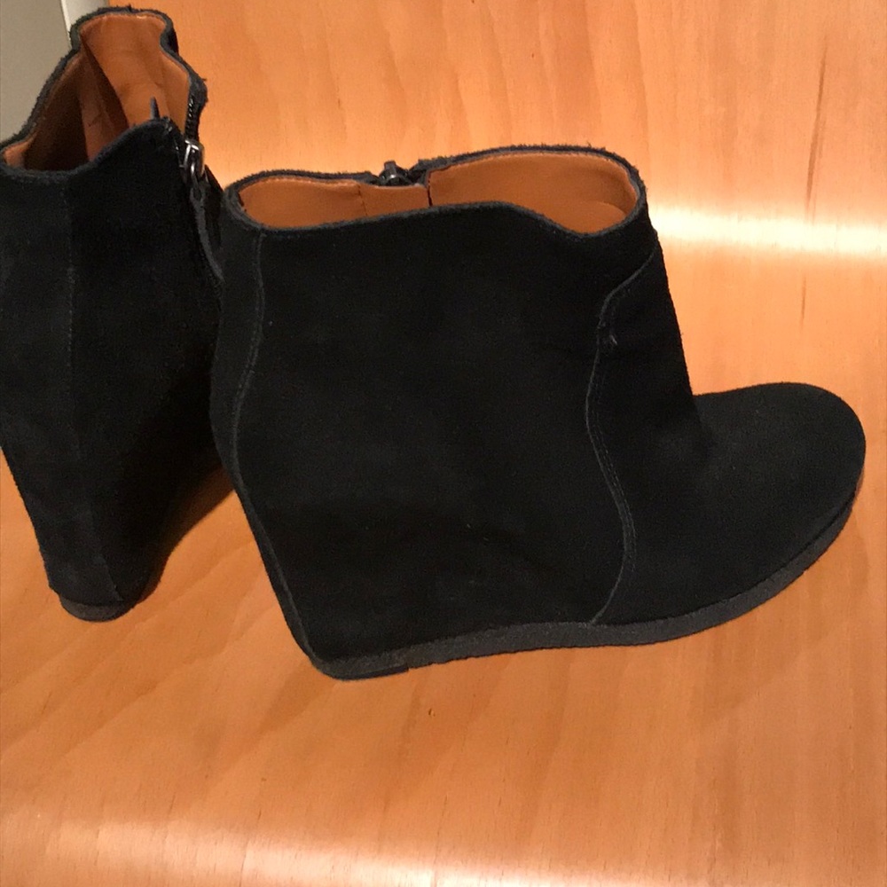 Nine West Leather Wedge Ankle Bootie